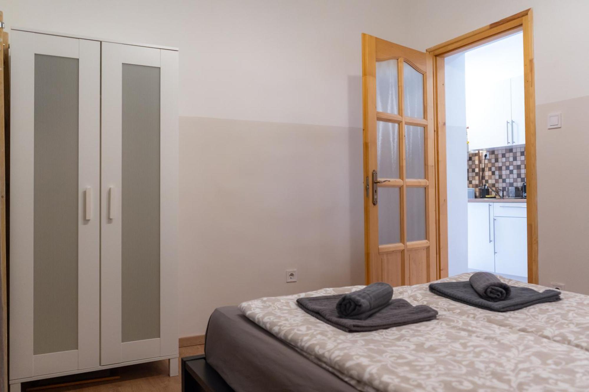 Cozy Apartment In Akacfa Street Budapest Luaran gambar