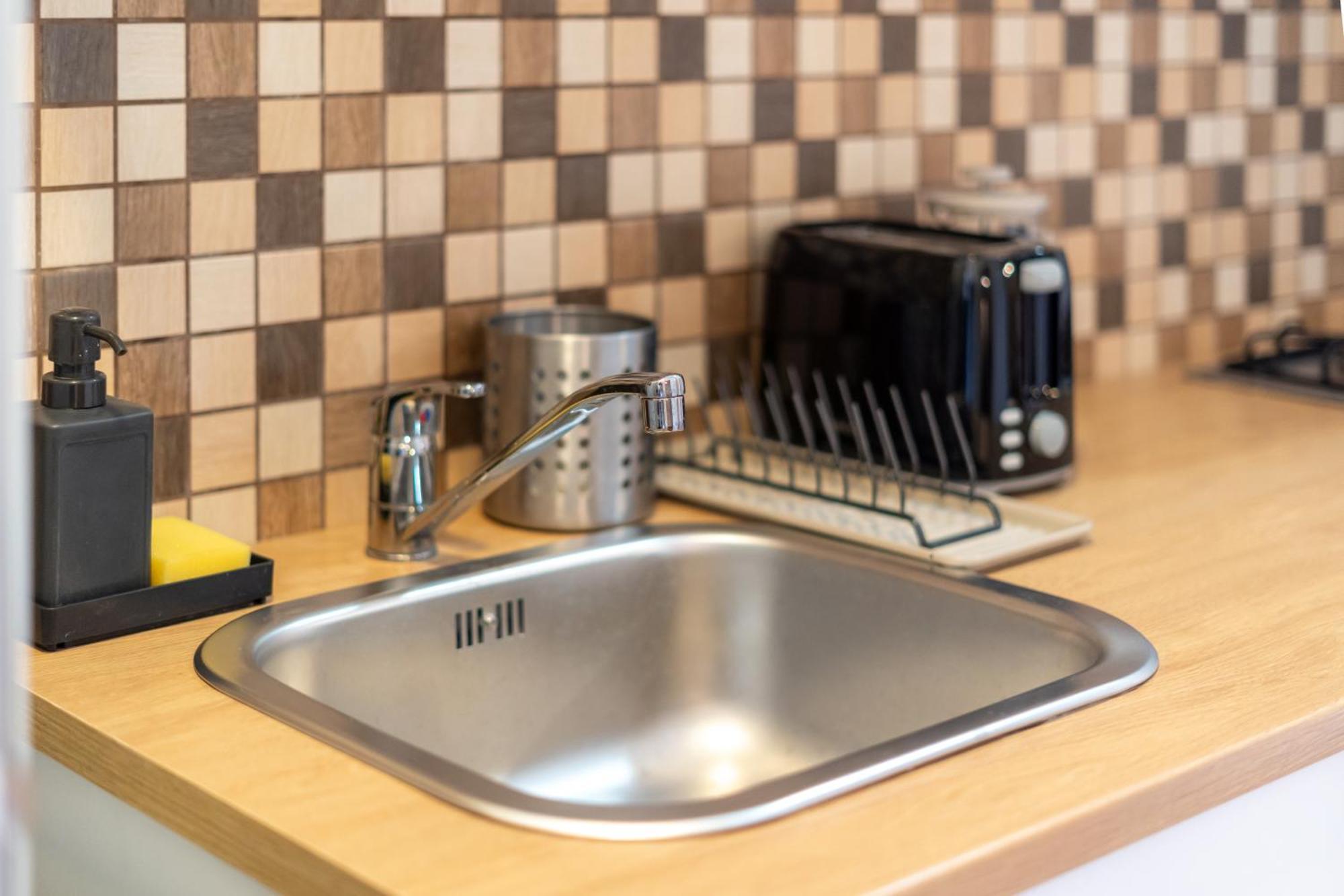 Cozy Apartment In Akacfa Street Budapest Luaran gambar