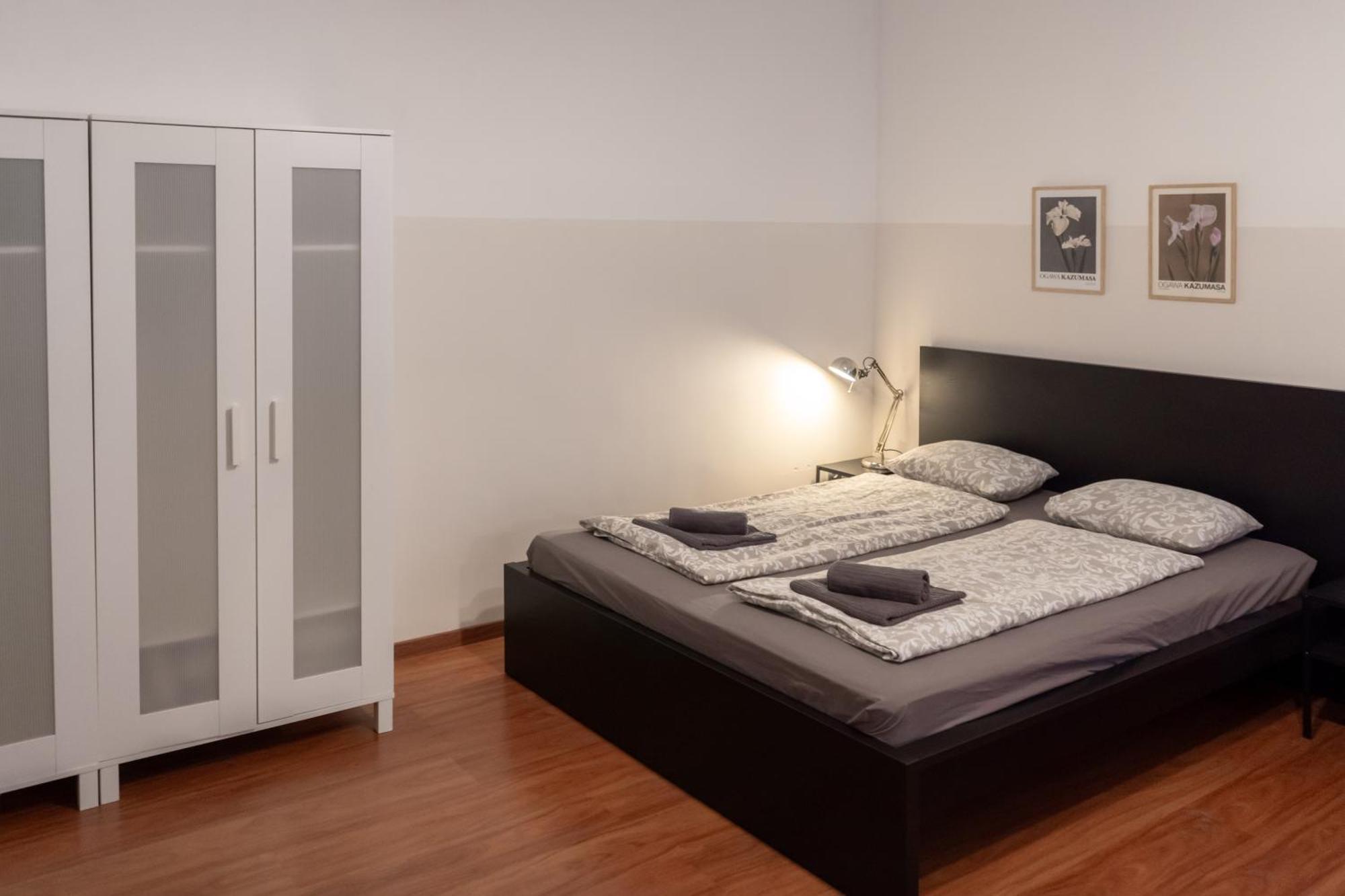 Cozy Apartment In Akacfa Street Budapest Luaran gambar
