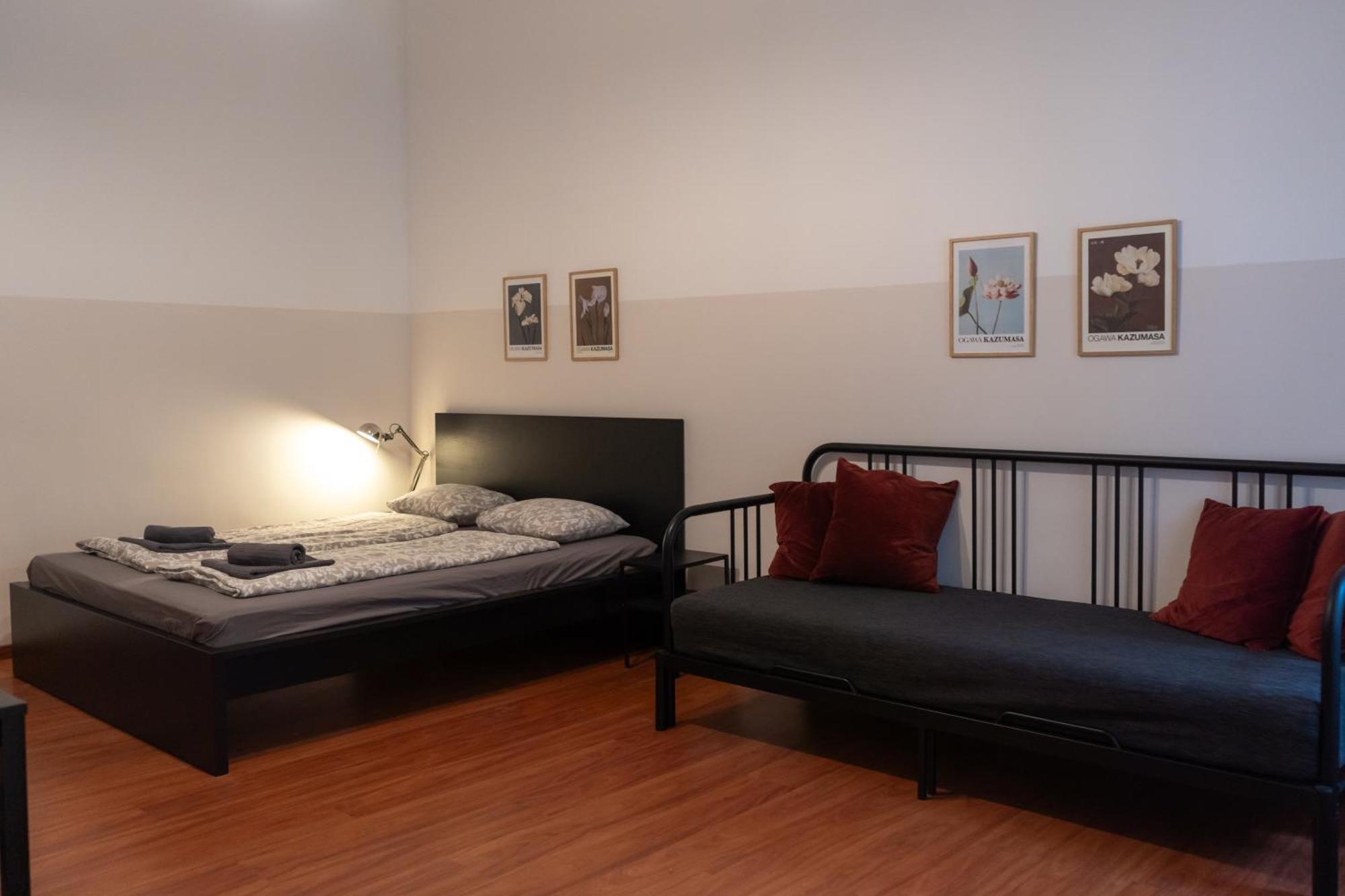Cozy Apartment In Akacfa Street Budapest Luaran gambar