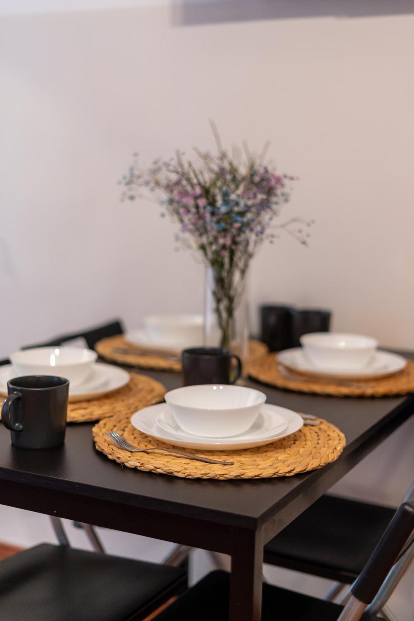 Cozy Apartment In Akacfa Street Budapest Luaran gambar
