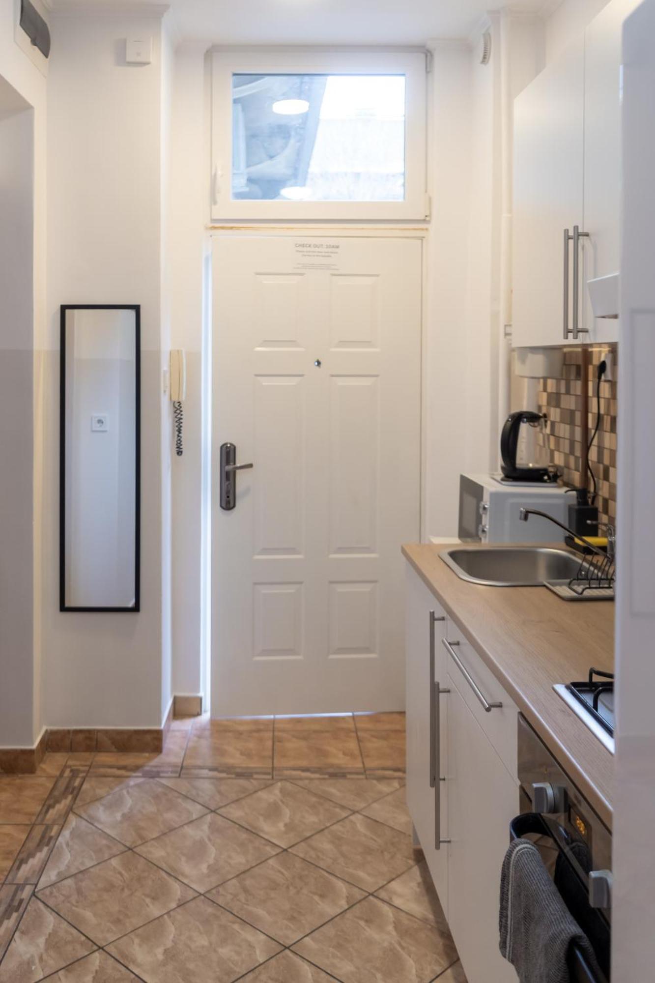 Cozy Apartment In Akacfa Street Budapest Luaran gambar