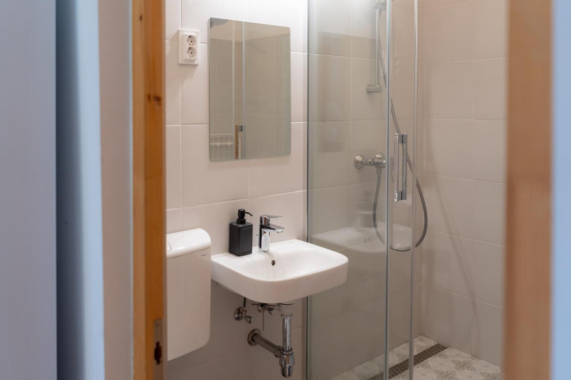 Cozy Apartment In Akacfa Street Budapest Luaran gambar